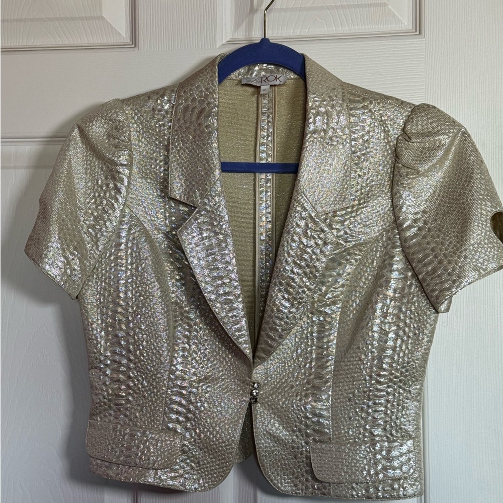 LaRok Cream and Silver Textured Bolero/Crop Short Puff Sleeve Jacket
